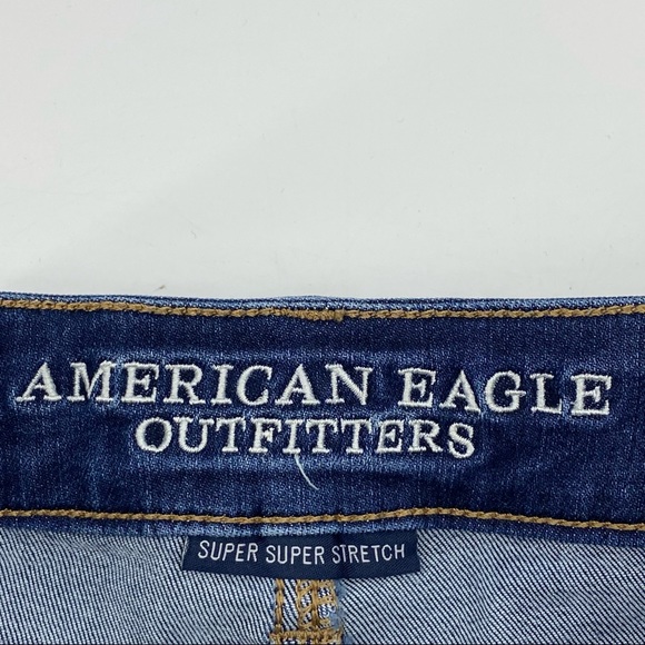 AEO Midi Super Super Stretch Denim X Cafe Cut Off Raw Hem Low Rise Shorts Size 4 - Picture 3 of 5